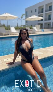River Gee escort